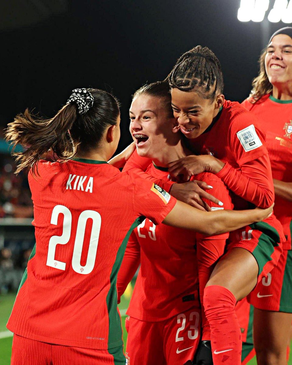 RF: Portugal 2-0 Vietname

A primeira vitória de sempre de Portugal num Mundial feminino! 💪🇵🇹