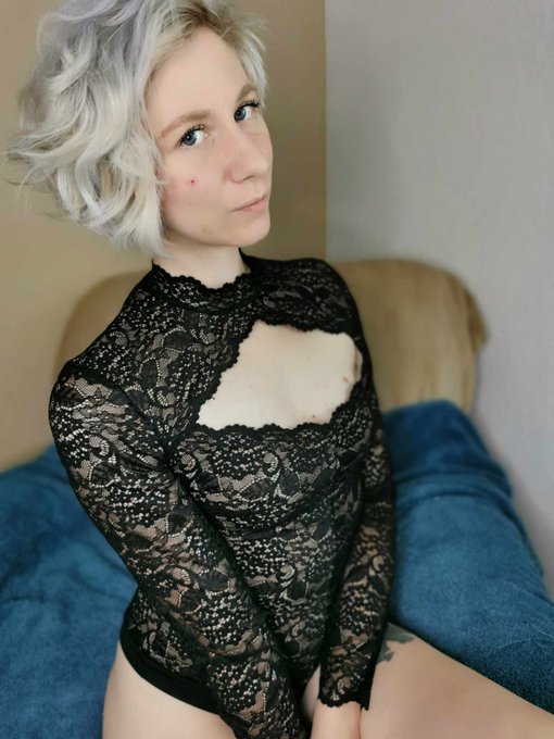 Petit live pour bien attaquer la journ&eacute;e :D https://t.co/etTOWyX792