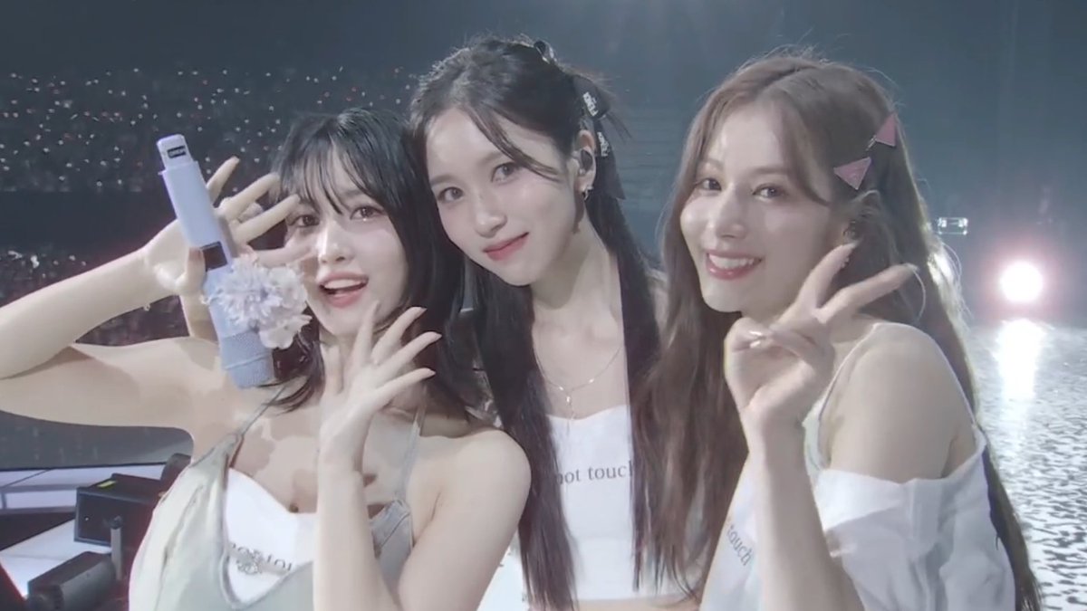 godtiermyoui's tweet photo. so so sooo incredibly proud of them :( we love you misamo https://t.co/8bbA7CcxEX