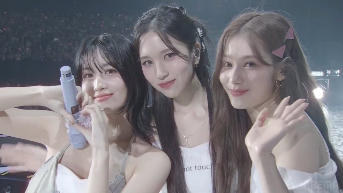 godtiermyoui's tweet photo. so so sooo incredibly proud of them :( we love you misamo https://t.co/8bbA7CcxEX