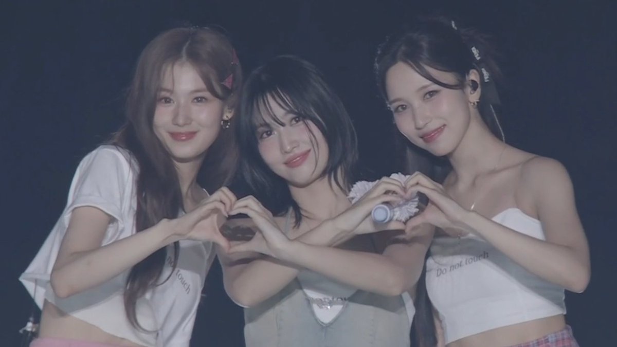 godtiermyoui's tweet photo. so so sooo incredibly proud of them :( we love you misamo https://t.co/8bbA7CcxEX