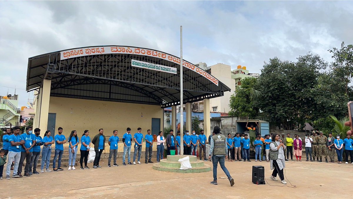 muskanvkk's tweet photo. Went to volunteer in a nearby area today. We crib about minor inconveniences in life and fail to acknowledge how lucky we are.
Experiences like these ground you. @intel 
#IamIntel #oneIntel https://t.co/2P43YEXg2q