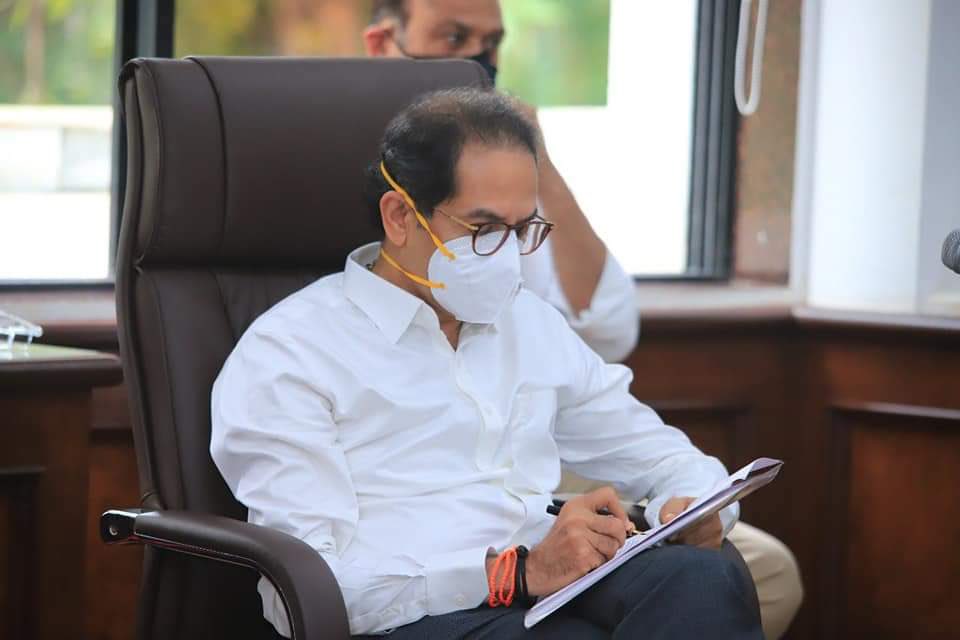kingsmanT11's tweet photo. आरडाओरडा नाही, तावातावाने किंचाळणे नाही, भाषणात आक्रस्ताळेपणा नाही. आकड्यांची फेकाफेकी नाही. धर्मांध दंगे नाही. जातीय द्वेष नाही. 

शेतकरी- विद्यार्थी, माता भगिनींना उध्दवजी प्रमाणे शांत -संयमी -एकवचनी- महाराष्ट्रप्रेमी, सर्वांना आपलसं वाटणार नेतृत्व हवंय.
#कुटुंबप्रमुख https://t.co/6XYgnViiSv