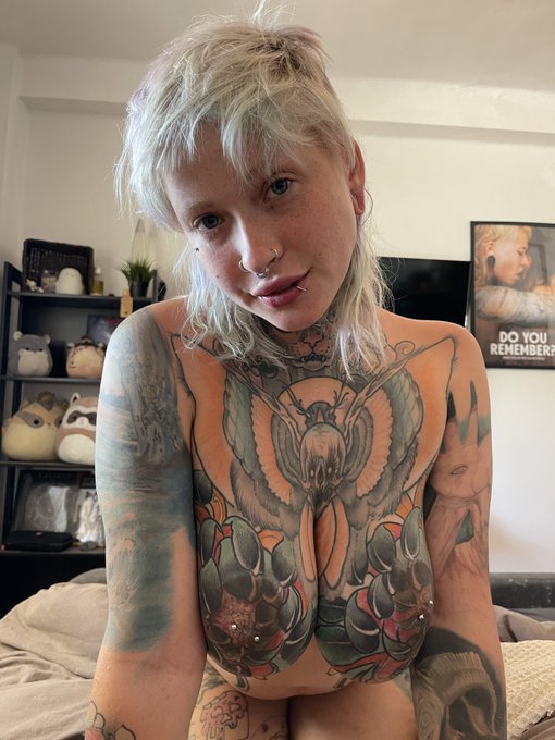 Who wants to hang out? ;) https://t.co/OWD7o5aDfZ