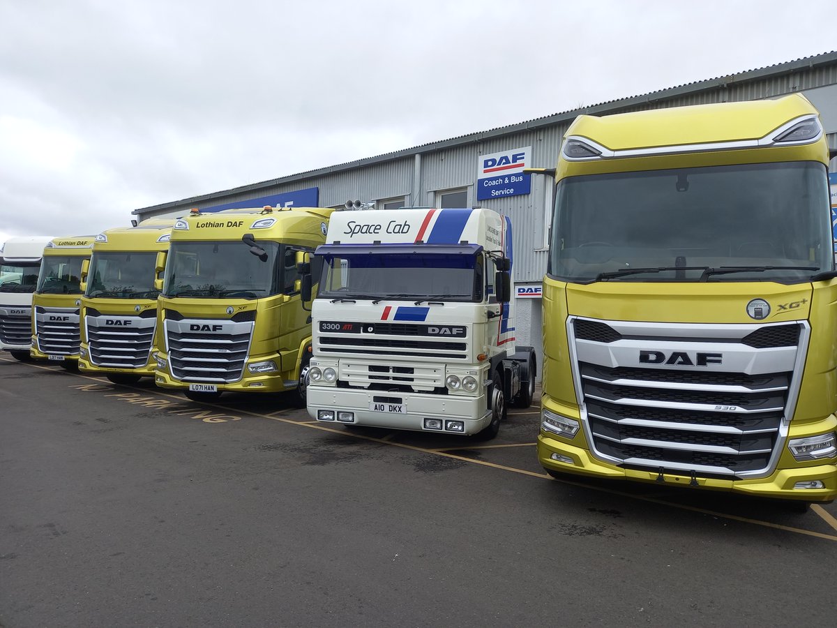 LothianDaf's tweet photo. #lothiandaf #lothian #loanhead #daf #daftrucks #daf3300 #spacecab #dafxg #ngd https://t.co/6gsjw8OsoR