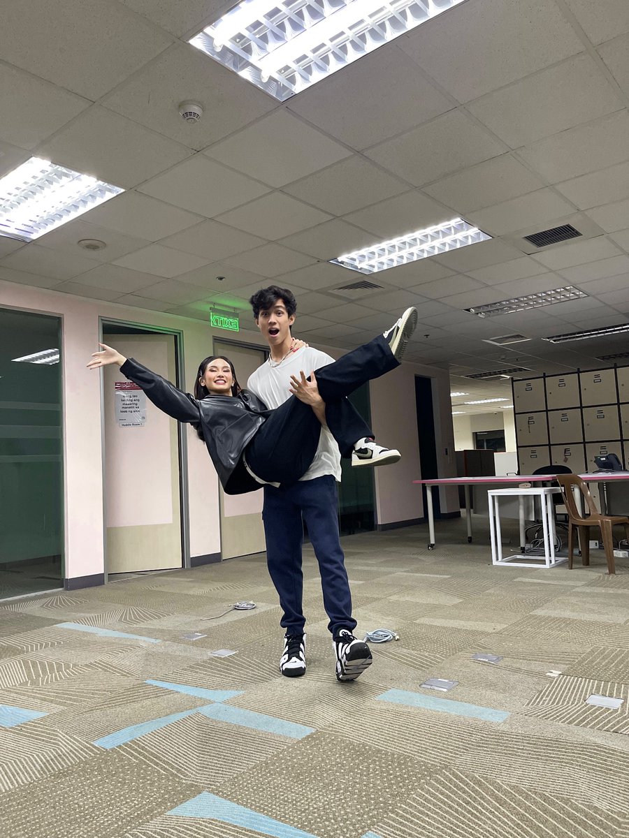 StarPopPH's tweet image. So, the girls is.... @ChieFilomeno !!! 🙂

Bye, losing control rn. 💔

@kiceisnice #LosingControl #Kice