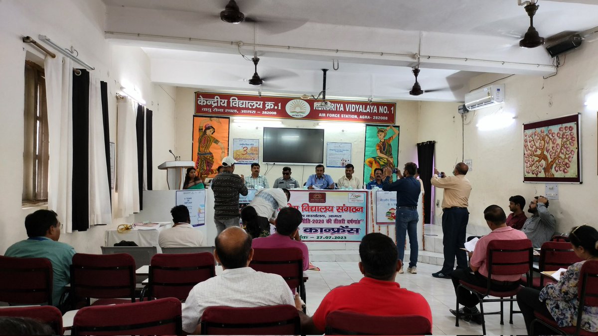 BhawnaS04453079's tweet photo. Highlights of Press Conference  organised by Regional Office Agra to celebrate the 3rd anniversary of "NEP 2020"@ KV No.1 AFS ,Agra 
@KVS_HQ @robhakhuri @KvsAgra @KvAgra @Shekhar30412 @binodbehera25 @RAJESHP55845826 @EduMinOfIndia @NEP2020 https://t.co/COtcXUdsqI
