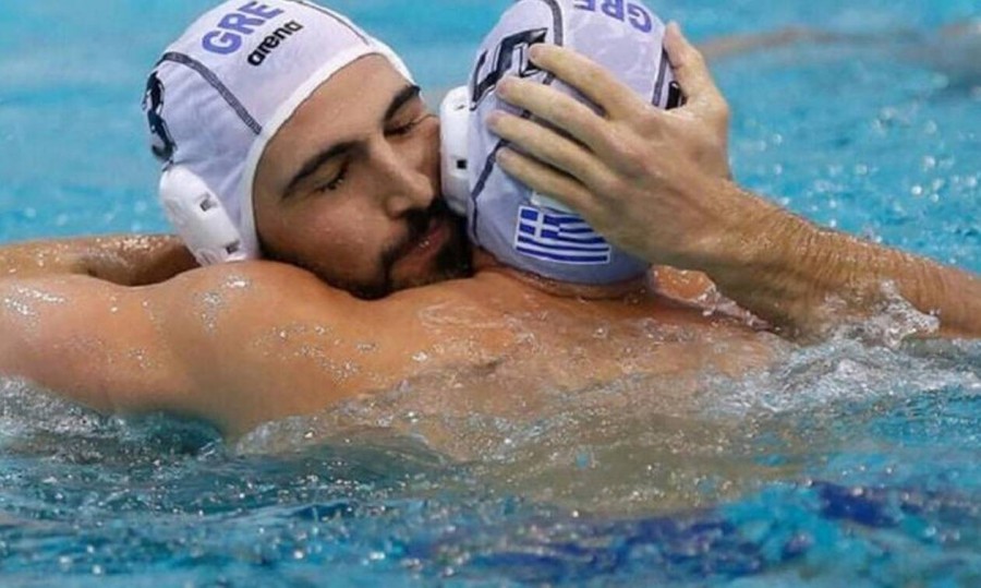 EthnikiOmada's tweet photo. Συγχαρητήρια στην Εθνική Ομάδα πόλο ανδρών για την πρόκριση στον τελικό του Παγκοσμίου Πρωταθλήματος. 👏
Καλή επιτυχία στον τελικό.
Μας κάνατε περήφανους. 🇬🇷 https://t.co/0KCl1tciZq