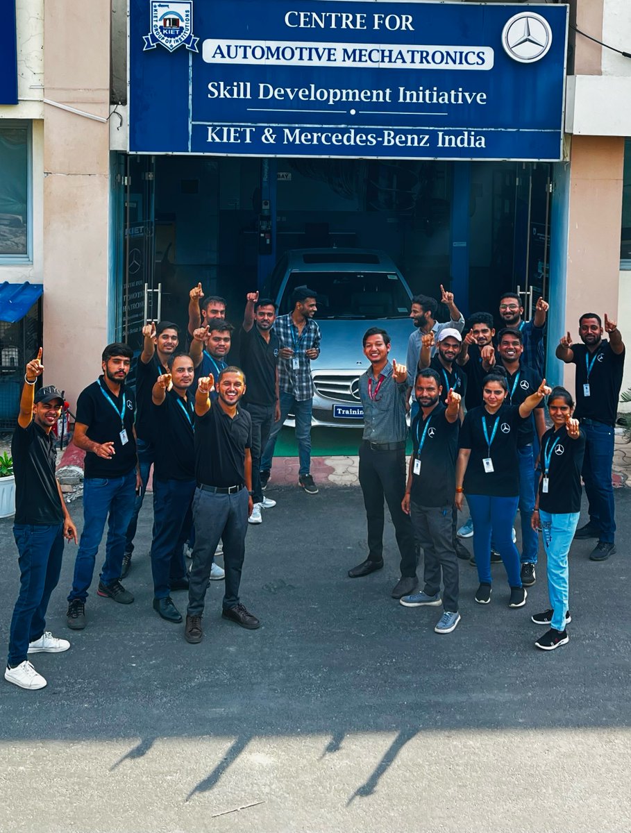Kiet_edu's tweet photo. #Centre_for_Automotive_Mechatronics successfully concluded #5th_ADAM_Batch with 100% placement. A 3-day #EV_training was conducted by Mr. Shivaji Bhosale, Aftersales Manager, #Mercedes_Benz_India.
#kiet_group_of_institutions #KIETGZB #kietengineeringcollege #KIET #AKTU #AICTE https://t.co/zxSMYuUvg8