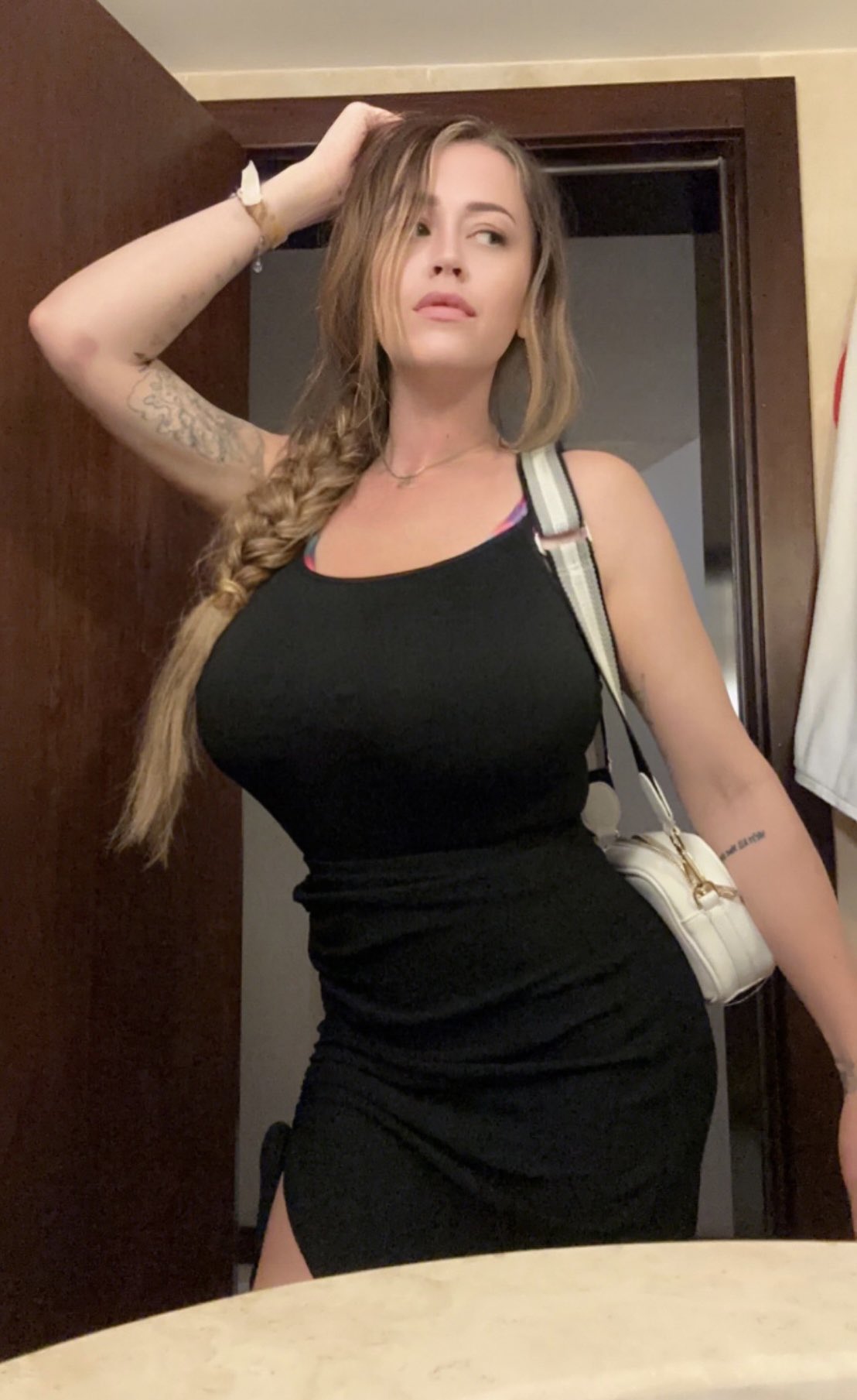 Leanne Crow on X: ❤️ t.co90zxxstECb  X