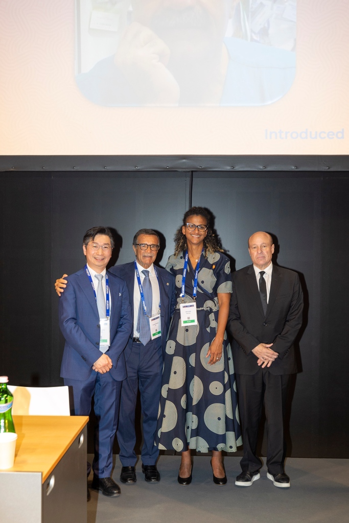 We are happy to announce that during the 31st EAES congress the Honorary membership was awarded to Patricia Sylla (USA), Natan Zundel (USA), Philip Chiu (Hong Kong). The Lifetime achievement award was awarded to: Francesco Corcione (Italy). Congratulations to all!
