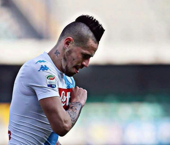Totore83's tweet photo. Oggi è il #Marekiaro day

Auguri al più forte CC che abbia indossato la nostra maglia 💙

Auguri Capitano! https://t.co/IbXv01WjwY