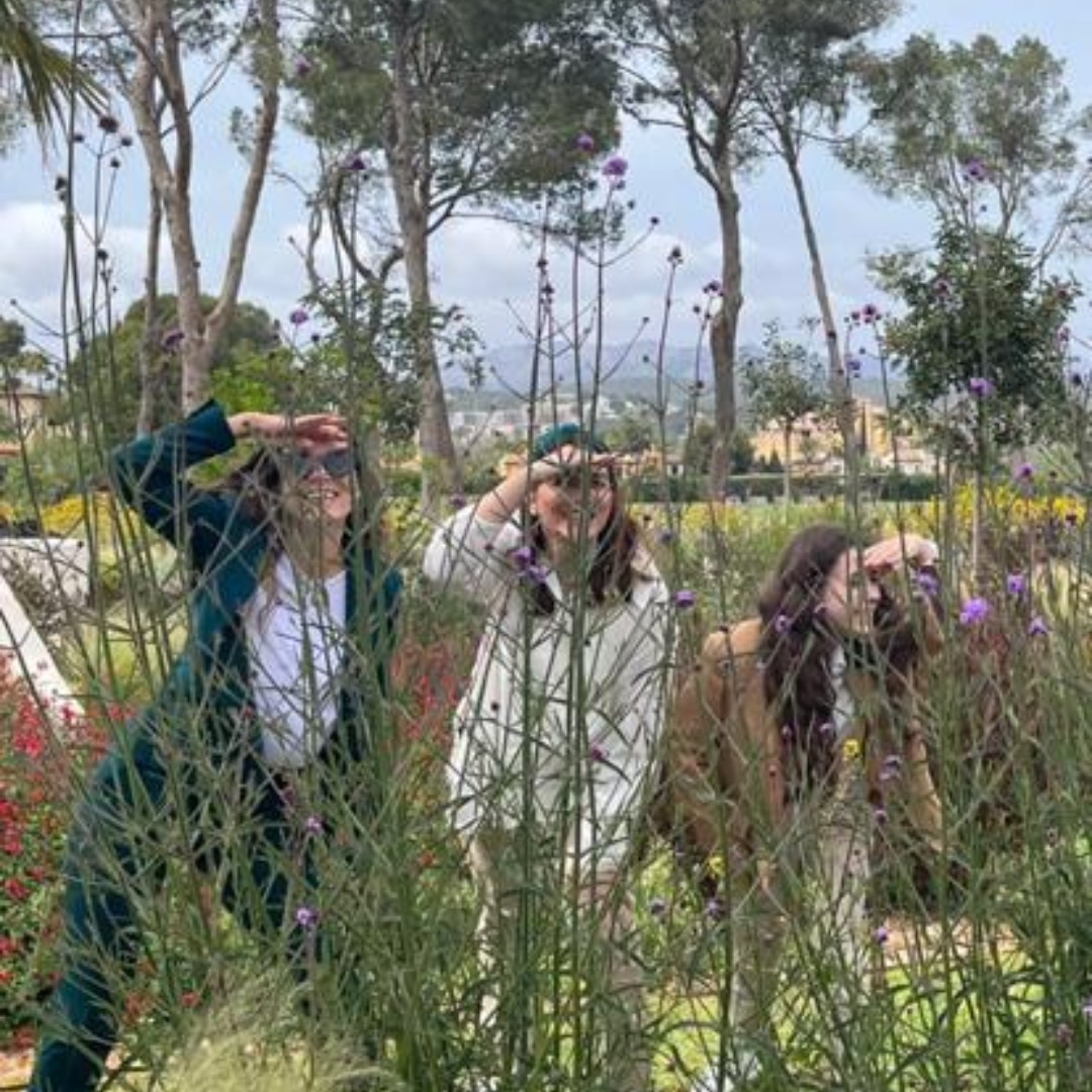 VatelMalaga's tweet photo. #AlumnosVatelMadrid 
Desde la hermosa isla de Mallorca, Nora, alumna de primer año, nos comparte sus experiencias en el hotel #KimptonAyslaMallorca. https://t.co/zECPNemJsr