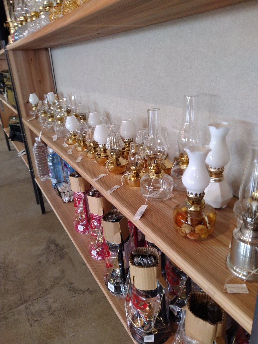 dXAdvFTH80Vmvd6's tweet image. 【レイドバックライフ聖地巡礼】
one4さんへ行ってきました！
そして遂にpinoさんにも会えてゆっくりお話も出来た😂✨
椅子欲しいな〜
#one4
#pinoworks
#レイドバックライフ