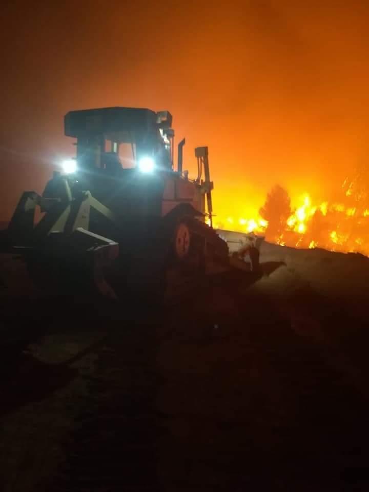 BRIF_PINO's tweet photo. Los equipos de maquinaria pesada demuestran ser imprescindibles e irremplazables en #iiff marcados por la orografía adversa.
Gente humilde y sencilla que se juega el tipo como los que más, haciendo un trabajo excelente y a veces poco reconocido. 
@EMIF_IIFF https://t.co/Rl9djDKmsn