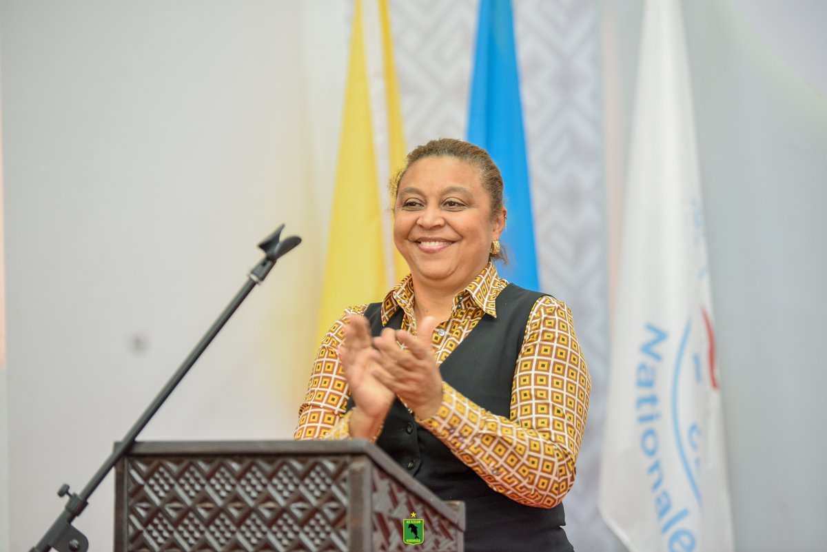 BestineKazadi's tweet image. Bana #Vea mes supporters merci du fond du cœur pour votre confiance et ma réélection à la #Présidence de #VCLUB 
J’ai une pensée spéciale pour mon père #PapaKazadi qui m’a transmis son amour pour notre famille vert et noir,