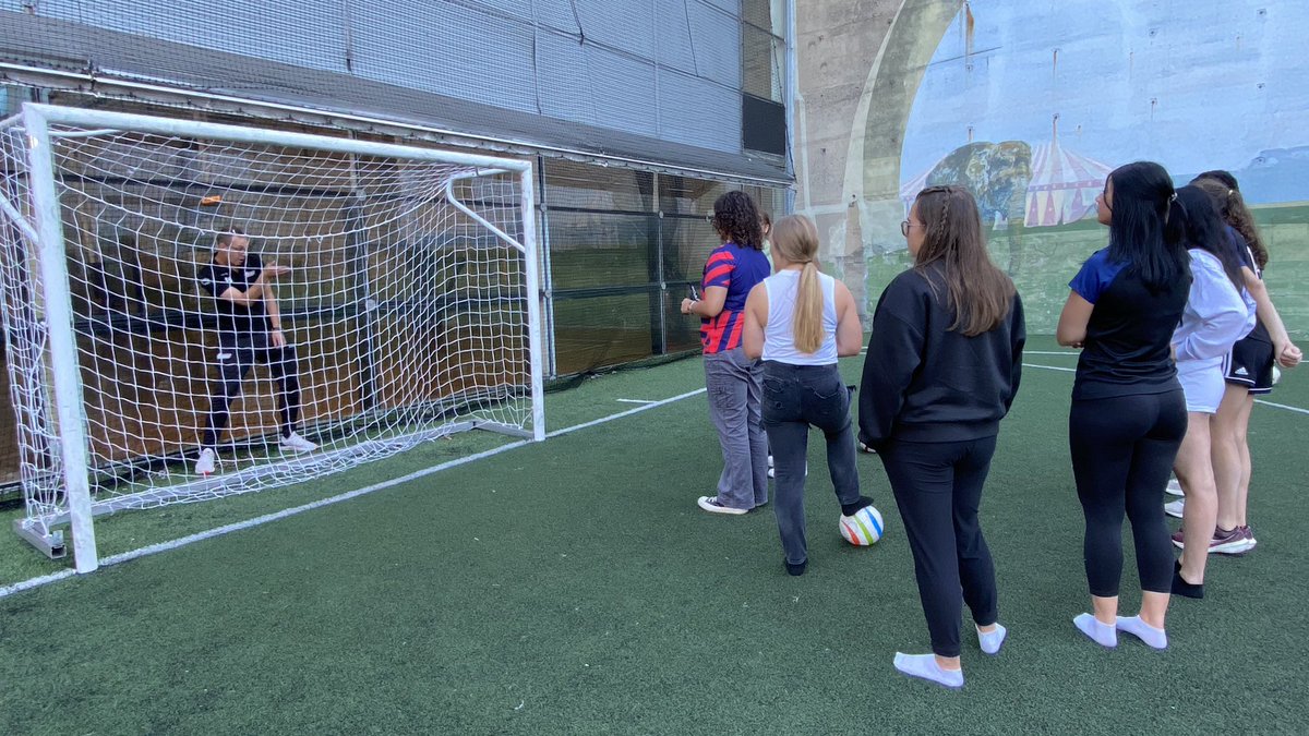 BresciaWSoc's tweet photo. Adaptive Soccer Clinic with Deaf @FootballAUS Women’s National Team Head Coach @petenowakowski.
Our players learned how to coach players who are blind or deaf. Excited for our players to take this experience back with them! #BWSWWC https://t.co/l7eSKdQOKy