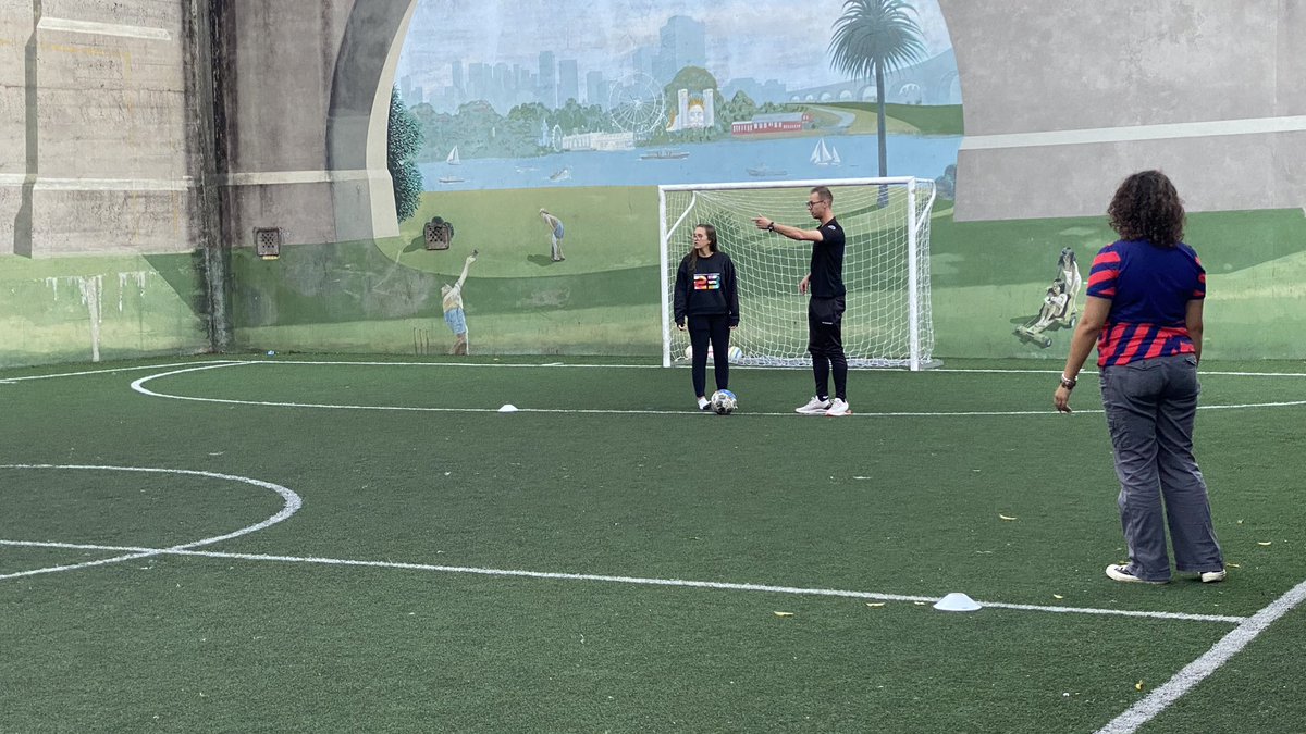 BresciaWSoc's tweet photo. Adaptive Soccer Clinic with Deaf @FootballAUS Women’s National Team Head Coach @petenowakowski.
Our players learned how to coach players who are blind or deaf. Excited for our players to take this experience back with them! #BWSWWC https://t.co/l7eSKdQOKy