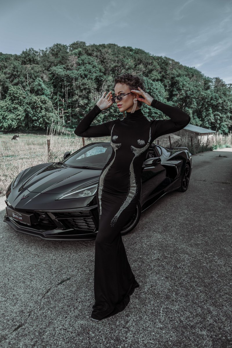 Cette robe !!!! On en pense quoi ? 🖤🖤