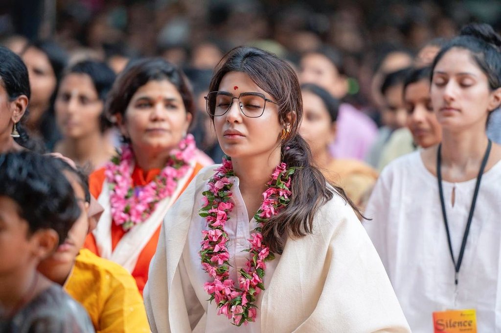 MageshKrishanth's tweet photo. 'Cause she was a girl with good intentions
Yeah, she made some bad decisions
And she learned a couple lessons
Wish I could tell her🩷 
love you sam🩷
more power to you🩷
@Samanthaprabhu2 
#SamanthaRuthPrabhu https://t.co/7ihDFzYWxI