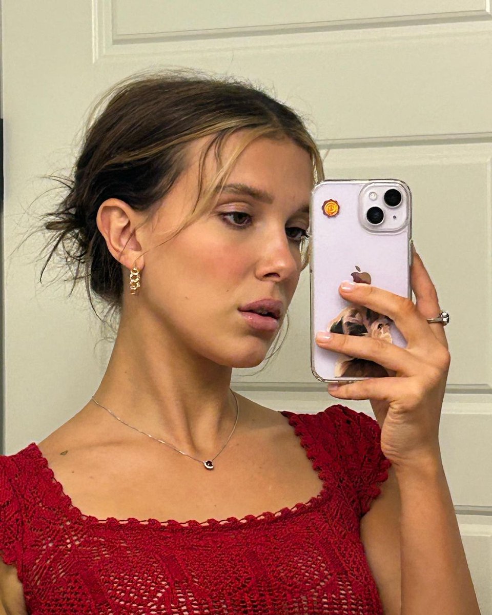 RT @Zetke_: Millie Bobby Brown https://t.co/kImvSXugtv