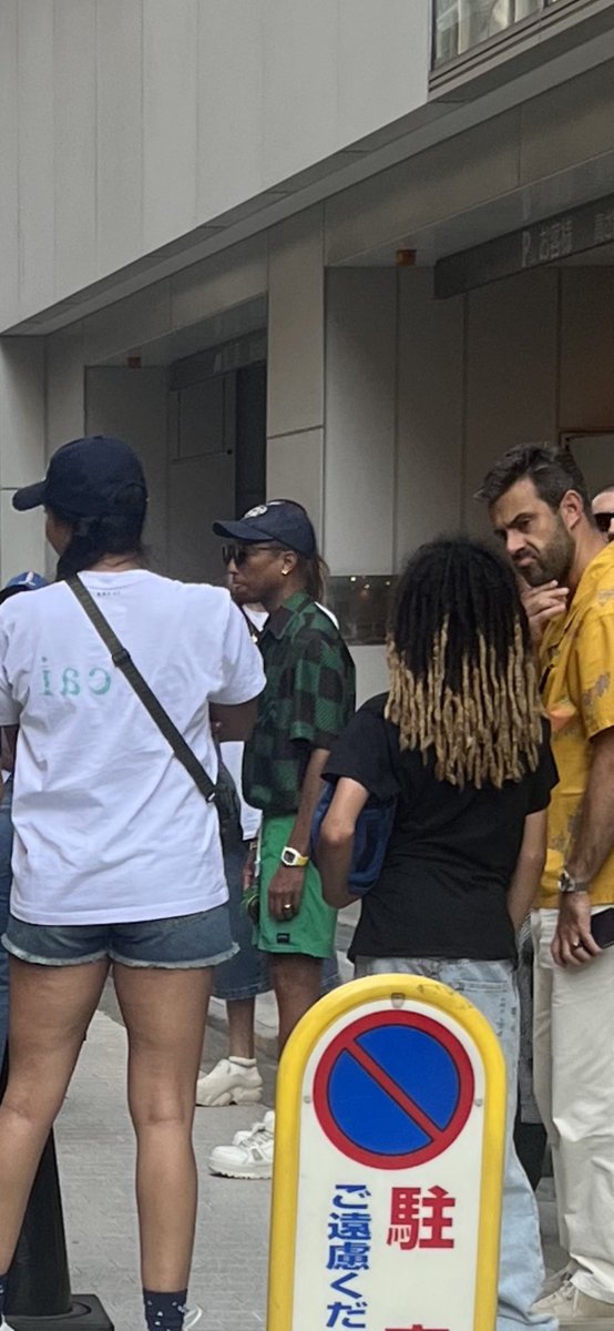DrLucyJ's tweet photo. Ummmmmm Pharell Williams is in Tokyo https://t.co/OJFlRTsCE4
