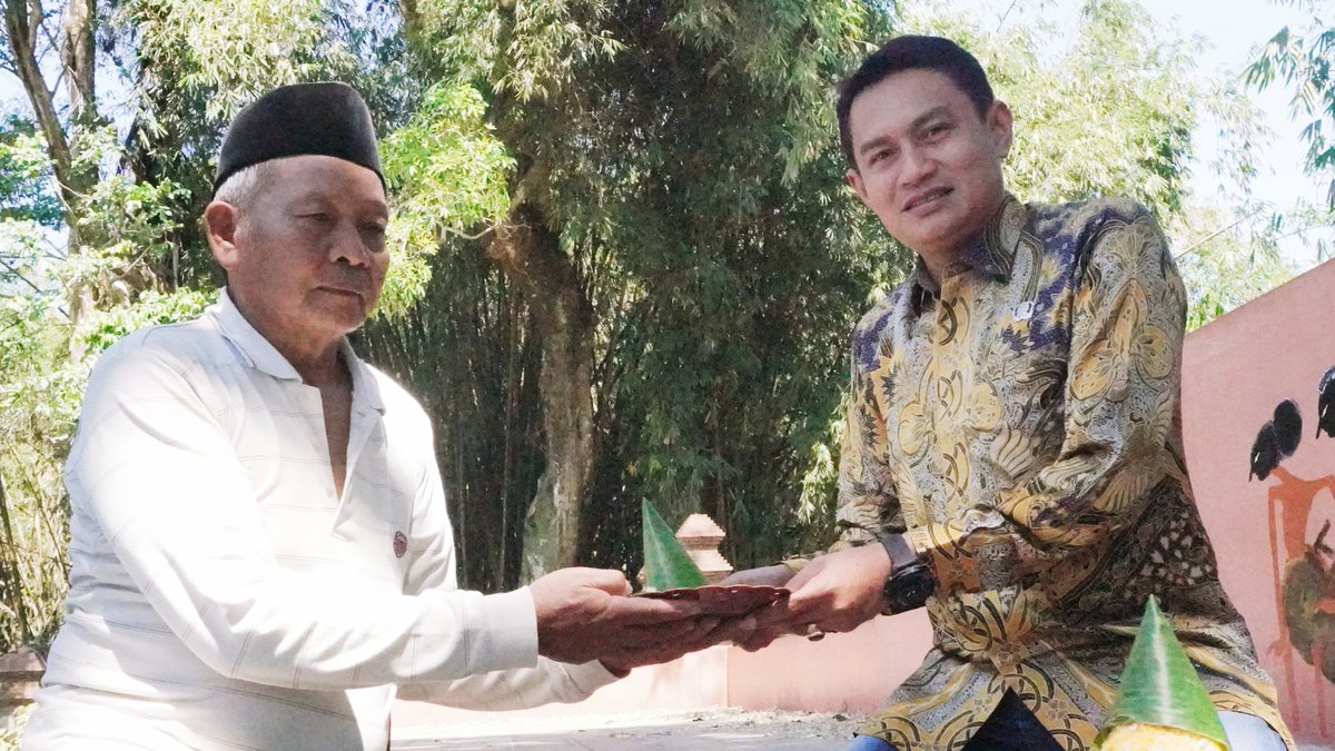 desabulakan's tweet photo. Sedekah Tuk Candi Batur. (27/7/2023) https://t.co/ErOWJcraiW