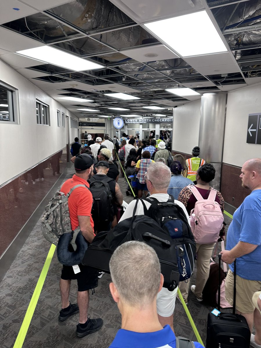 griffin_ry's tweet photo. @Clear  in @HartsfieldATL not delivering for customers again. Yesterday all Clear was shut down at ORD on my flight here.  What happened to Speed Through the Airport? https://t.co/wRJII64r09