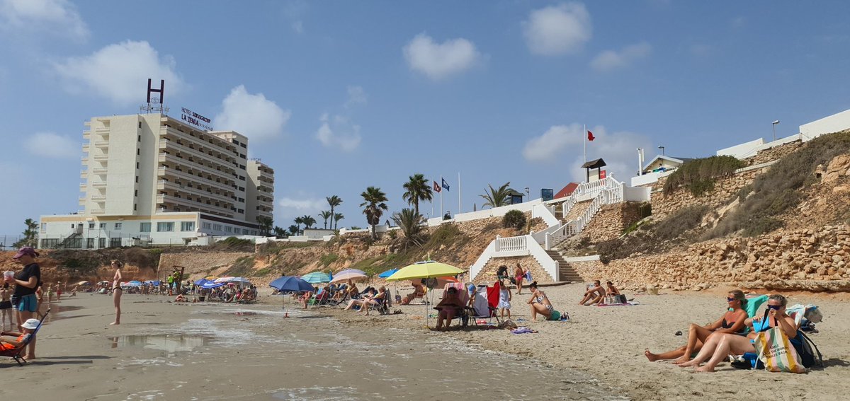 litoriol's tweet photo. @plorihuela @AmbumarSyA @AytoOrihuela @orihuelaturis Y bandera roja en Cala Cerrada, aquí no te puedes bañar https://t.co/8jujkUgoP2