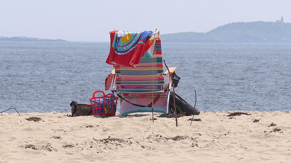 WGME's tweet photo. A New Jersey couple, who own a cottage on Popham Beach in Phippsburg, wants to keep people off what they claim is their portion of the beach unless they’re paid a large sum of money.

DETAILS: https://t.co/iH3dsVOVtb https://t.co/5HLHoQ8ief
