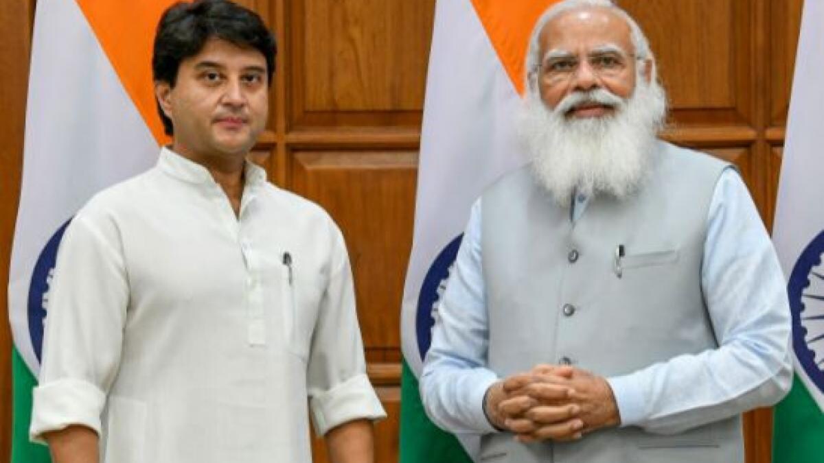 Abhishe67394161's tweet image. MP ग्वालियर के चंबल के शेरों  एक बार फिर अपनी लाठी में तेल लगा लो और BJP के पुतले तैयार रखो 
  29 जुलाई को ग्वालियर में गुजर सम्मेलन होगा 
जिसके मुख्य अतिथि BJP की तरफ से @JM_Scindia होंगे
    अगर इतिहास से छेड़-छाड़ भरे भाषण देता है 
तो गोले के मंदिर पर फिर से विरोध  करना 🙏