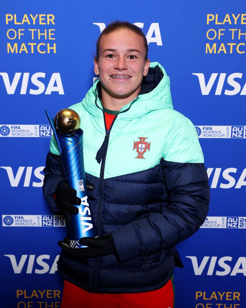 1 golo e 1 assistência: Telma Encarnação foi eleita a melhor em campo contra o Vietname 🌟