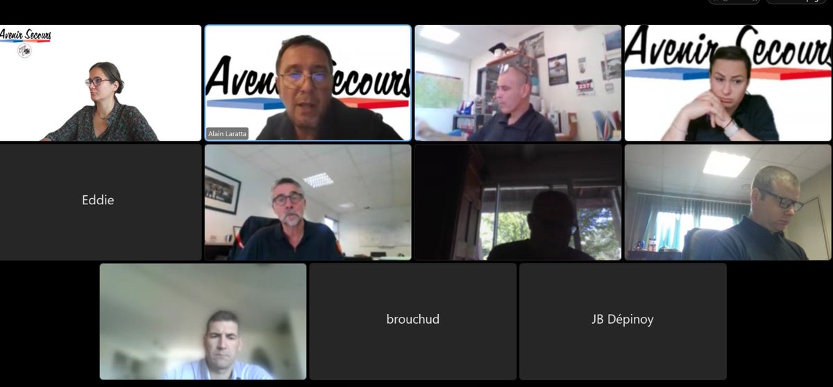 AvenirSecours's tweet image. [Vie du Bureau National]

Ce matin le président #Christophe #Auvray réunit le Comité Exécutif #COMEX pour aborder les sujets d'actualités et assurer la continuité des décisions de notre organisation.