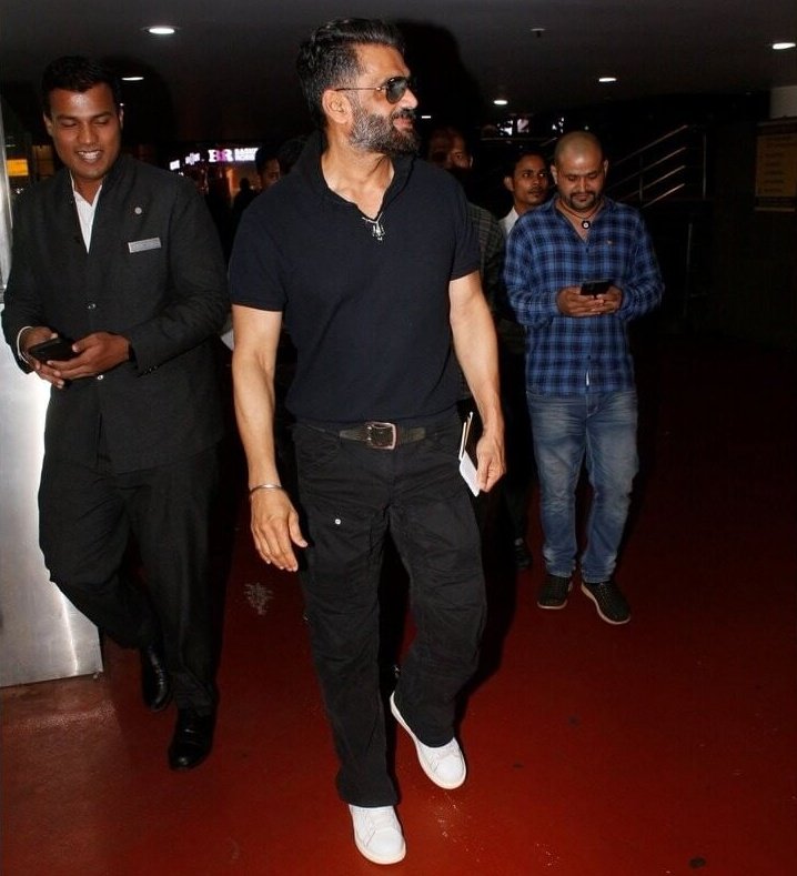 Legend look super dasing and fantabulous in black 🖤.... 15 DAYS TO SUNIEL SHETTY BDAY