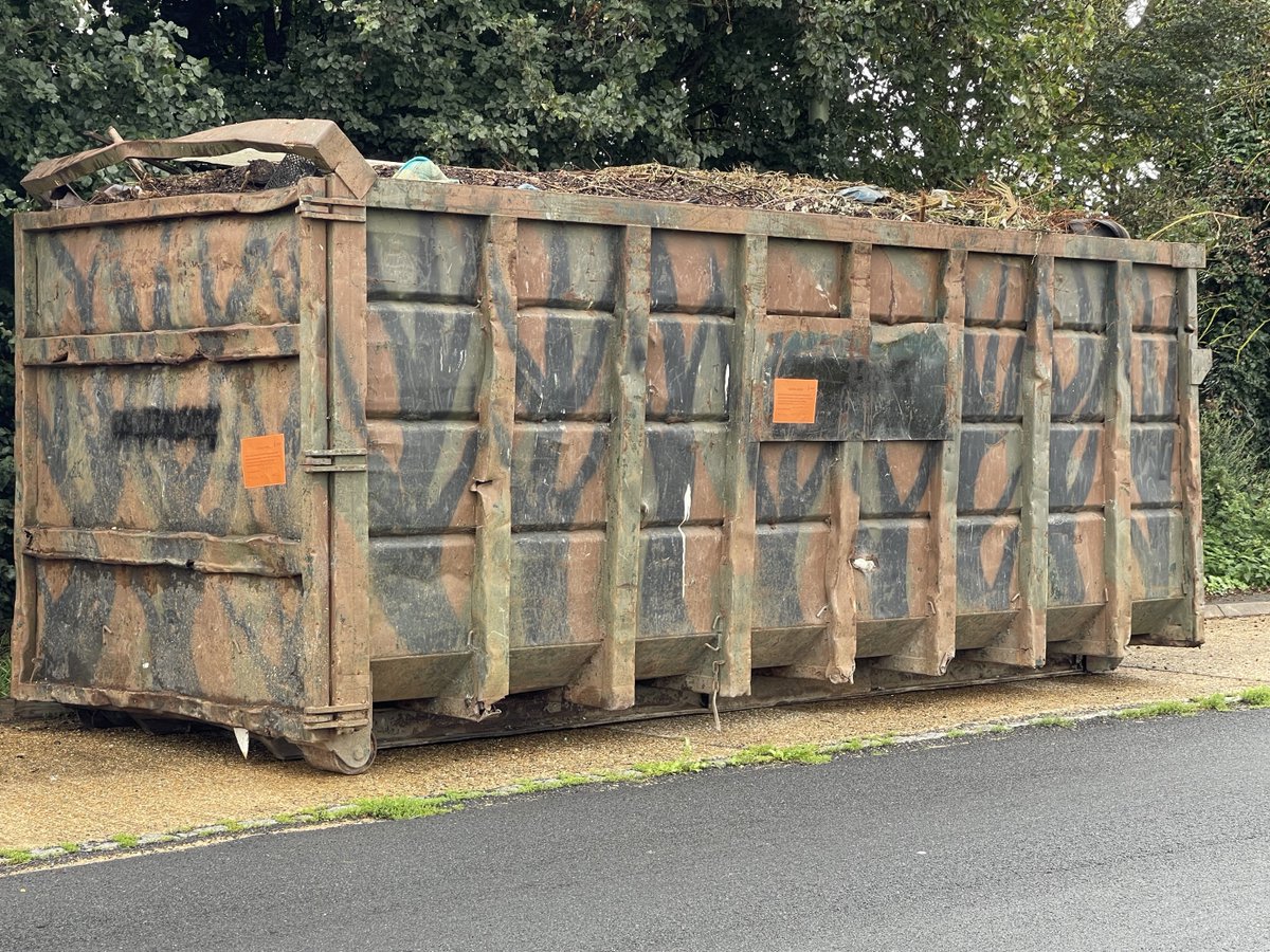 ***URGENT APPEAL FOR INFORMATION***

The item below has been fly tipped on the A4 Sonning on the Reading bound side.

If you have any information, dashcam footage etc please contact us at asb@wokingham.gov.uk.

Will update with further info re: timings shortly.
