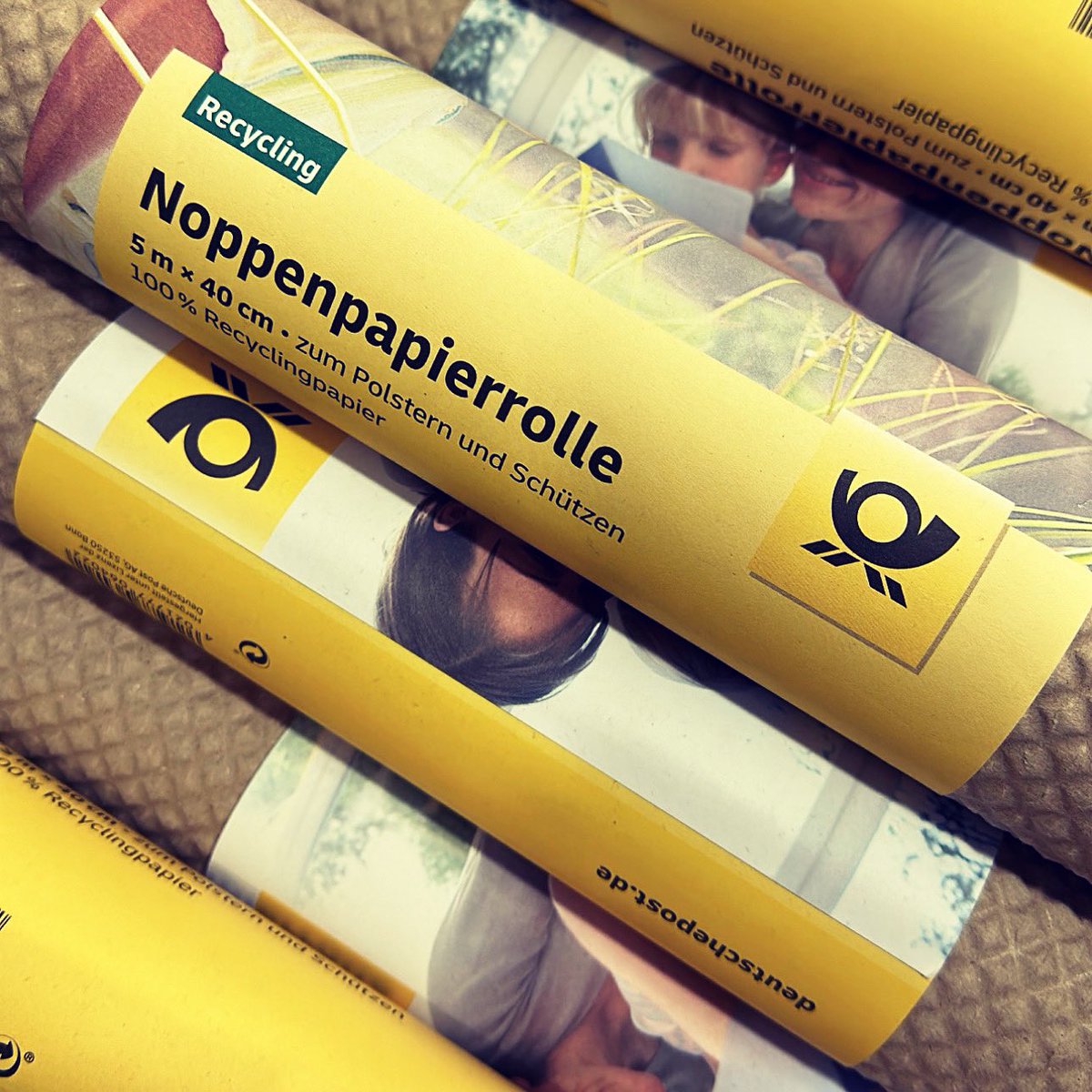 torsten_hautnah's tweet photo. Jetzt nehmen sie uns auch noch das Ploppen der Plastik-#Luftpolsterfolie weg! 😫 vErdAmMteR uMwELtScHuTZ!!! #1elf

Aber mal im ernst: Ist doch wirklich klasse, dass immer mehr umweltschädliche Kunststoff-Produkte durch andere – bessere – Dinge ersetzt werden. […] https://t.co/Aa3zONmFrz