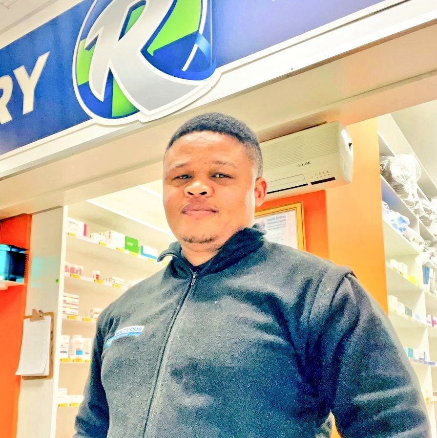 If you are in Welkom &amp; feeling under the weather or need to fill your prescription? Rendezvous Pharmacy delivers right to your door. Contact <a href="/Officialgino_SA/">Officialgino_SA  𝕏</a> (Kgano) on 057 352 6507 for more information..  
Ask for Kgano. Akere I am boosting my king's sales lona🤎👑💍
