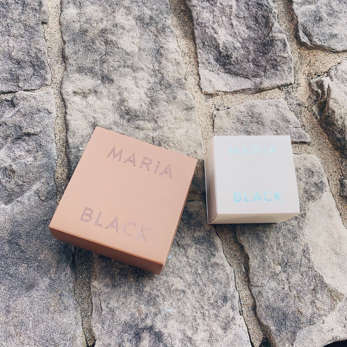 reinapon0510's tweet photo. なんの日でもないのに
買ってしまいました🥰
@mariablackcom
#mariablack
#六本木
#estnation
#アシンメトリー https://t.co/yJiRPvDwIH