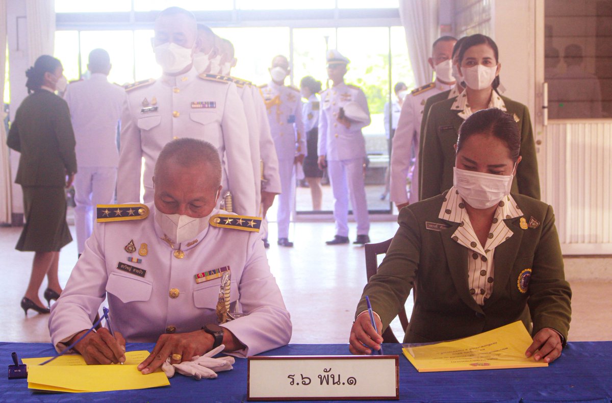 601REDBULLBAT's tweet photo. พิธีลงนามถวายพระพรชัยมงคล เนื่องในโอกาสวันเฉลิมพระชนมพรรษา พระบาทสมเด็จพระปรเมนทรรามาธิบดีศรีสินทรมหาวชิราลงกรณ มหิศรภูมิพลราชวรางกูร กิติสิริสมบูรณอดุลยเดช สยามินทราธิเบศรราชวโรดม บรมนาถบพิตร พระวชิรเกล้าเจ้าอยู่หัว
#เรารักสถาบันพระมหากษัตริย์
#รัชกาลที่10
#สืบสานรักษาต่อยอด https://t.co/kRA1X2o3fP