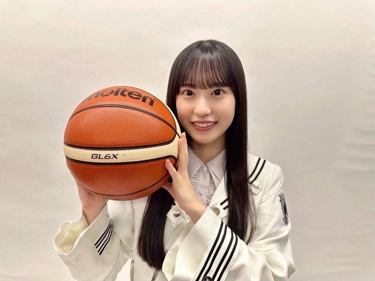 発売中の「月刊バスケットボール」9月号に村井優の撮り下ろし写真と