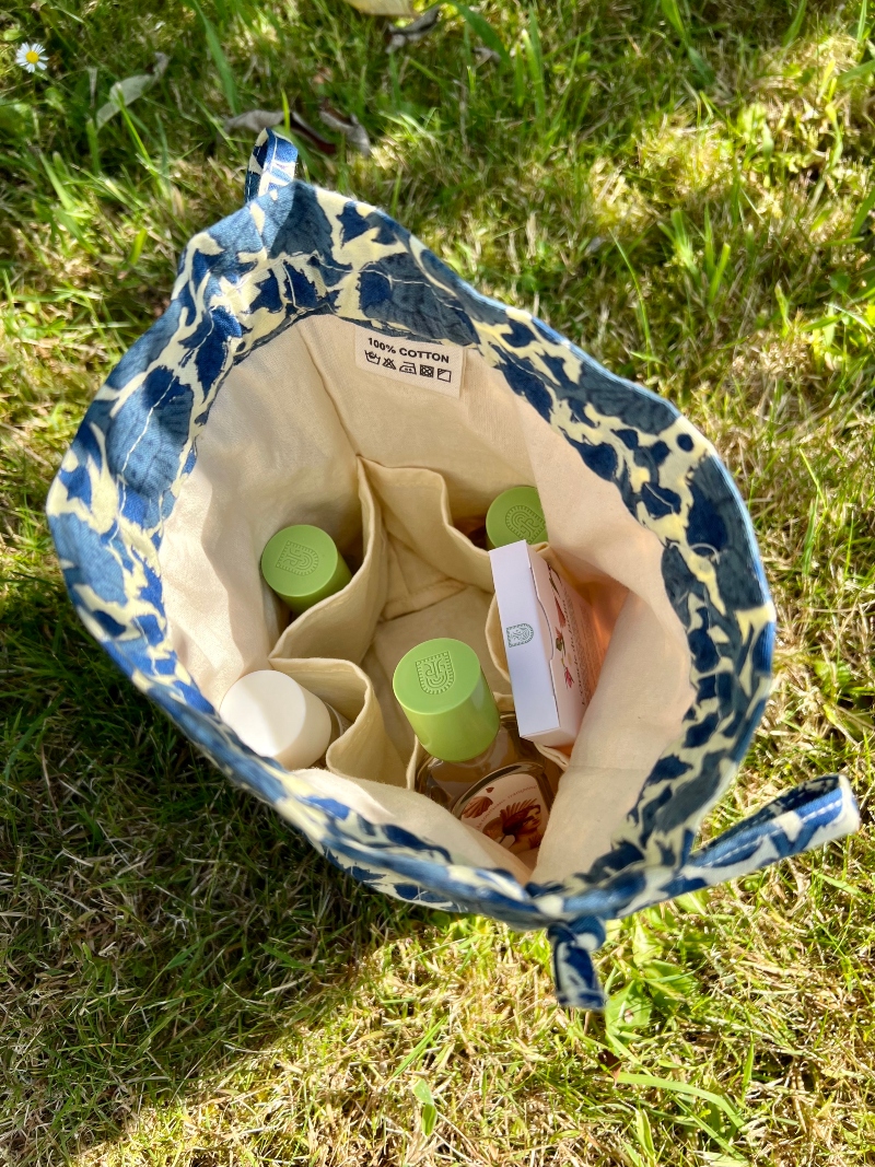 ✈Introducing our new arrival! The Le Jardin Retrouve travel pouch has five handy inner pockets, is made from washable upcycled fabric, and was designed by the late Arlette Gutsatz. Choose from 6 beautiful patterns. Bon voyage! bit.ly/LJRTrvpoch