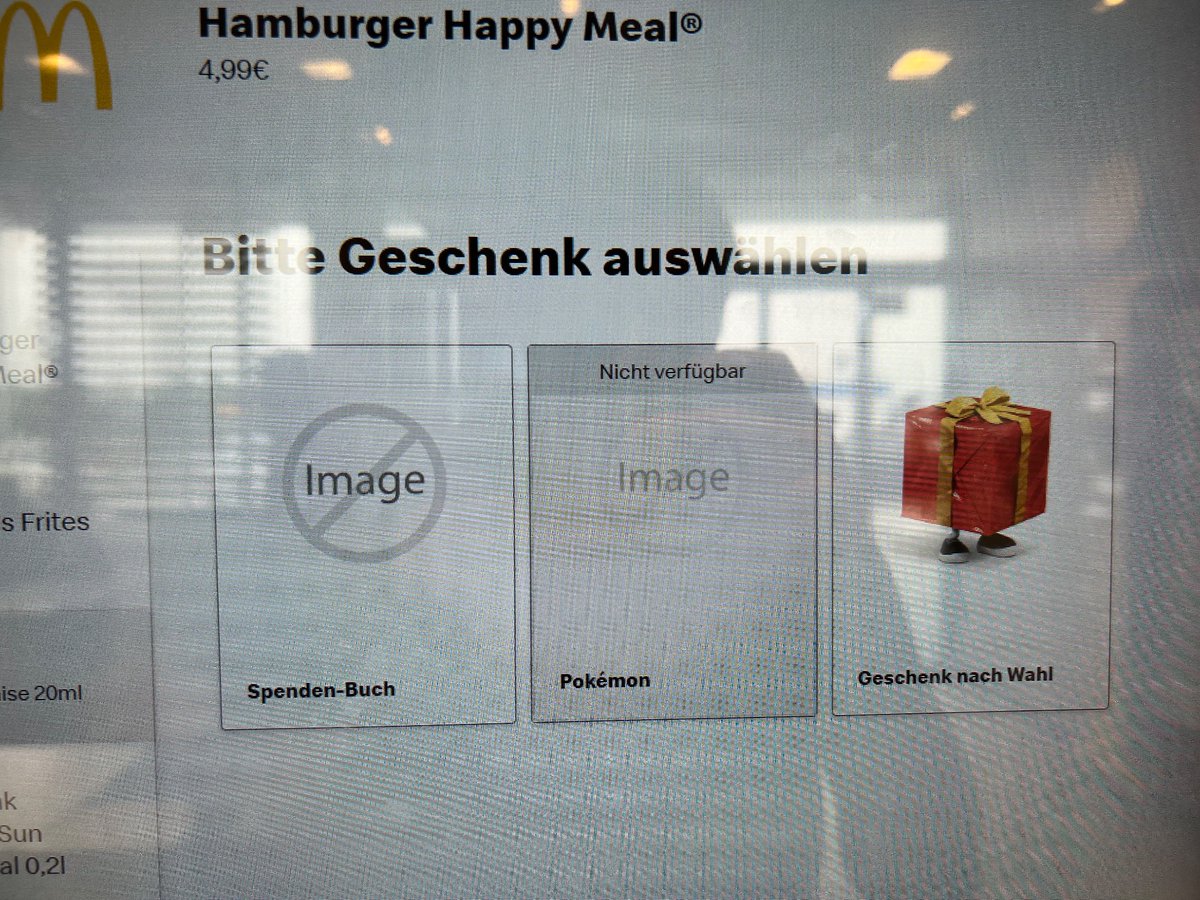 Jascha85's tweet photo. @McDonaldsDENews können wir uns bitte drauf einigen, dass es nicht selbstverständlich ist, dass ich auf „Geschenk nach Wahl“ klicken muss um die Pokemon karten zu bestellen. Vor allem da da „nicht verfügbar“ bei pokemon steht https://t.co/EFmH8tItST