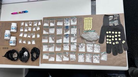 MPSViolentCrime's tweet photo. #Syndicate13 officers stopped a vehicle in @LambethMPS. The driver and vehicle were searched for drugs. Under a panel near the steering wheel was a large amount of class A drugs. The driver was arrested for drugs supply and taken to a South London police station https://t.co/FgthgjiVuB