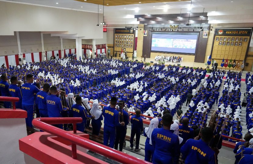 joerendy's tweet photo. 15.
Ini membuat angklung menjadi instrumen musik yang menarik karena memberikan kesan dinamis dan menyenangkan saat dimainkan bersama-sama.
#AngklungIndonesia https://t.co/X77HZX98zY