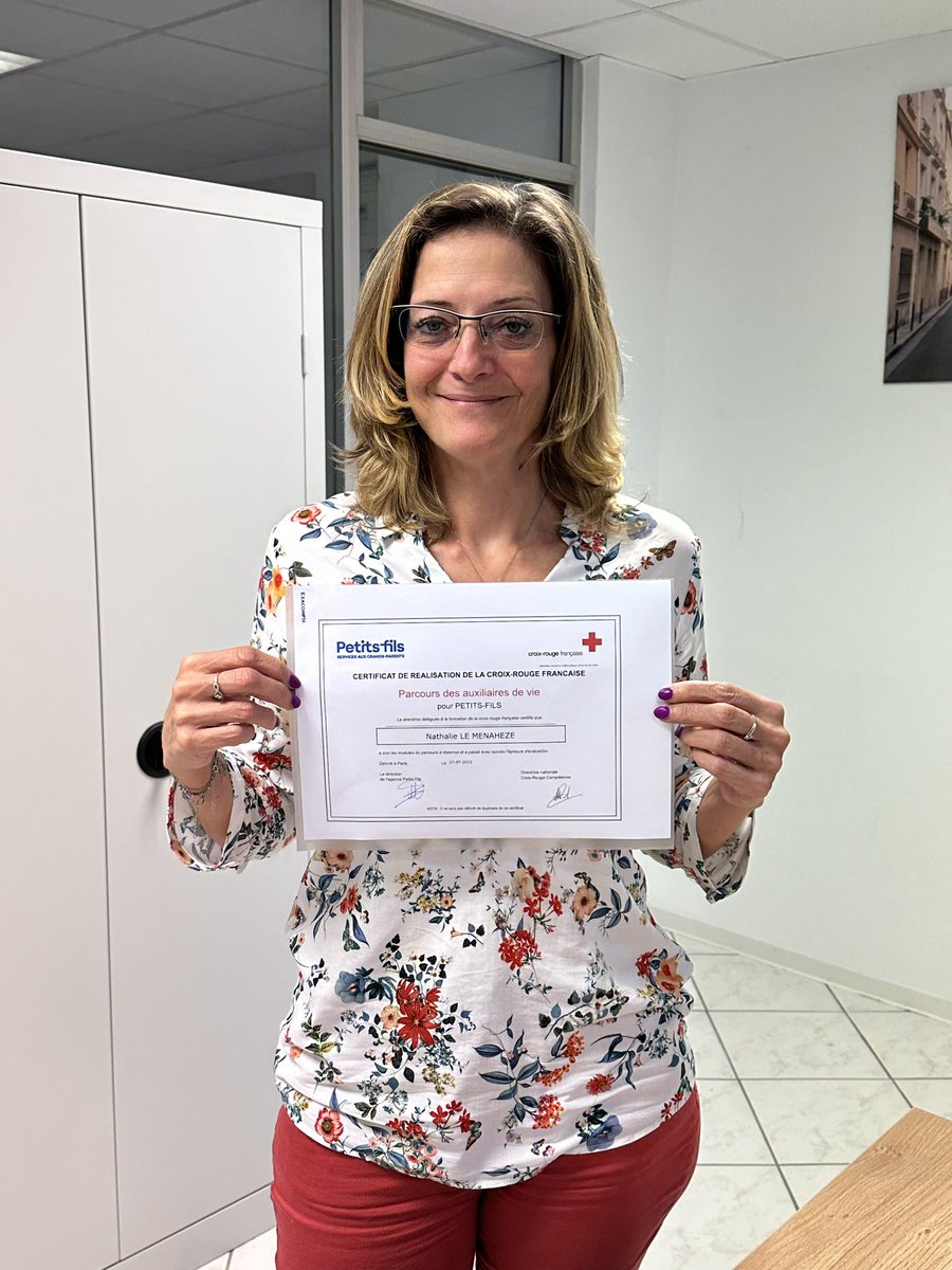 PierreBurbassi's tweet image. Bravo à Madame LEMENAHEZE pour avoir réussi et validé sa certification Croix Rouge pour l’agence Petits-fils Strasbourg Nord avec un excellent score de 80 % ￼
Toutes nos félicitations
 Je ￼remercie plus particulièrement l’agence Petits-fils de Metz Ouest pour avoir contribué