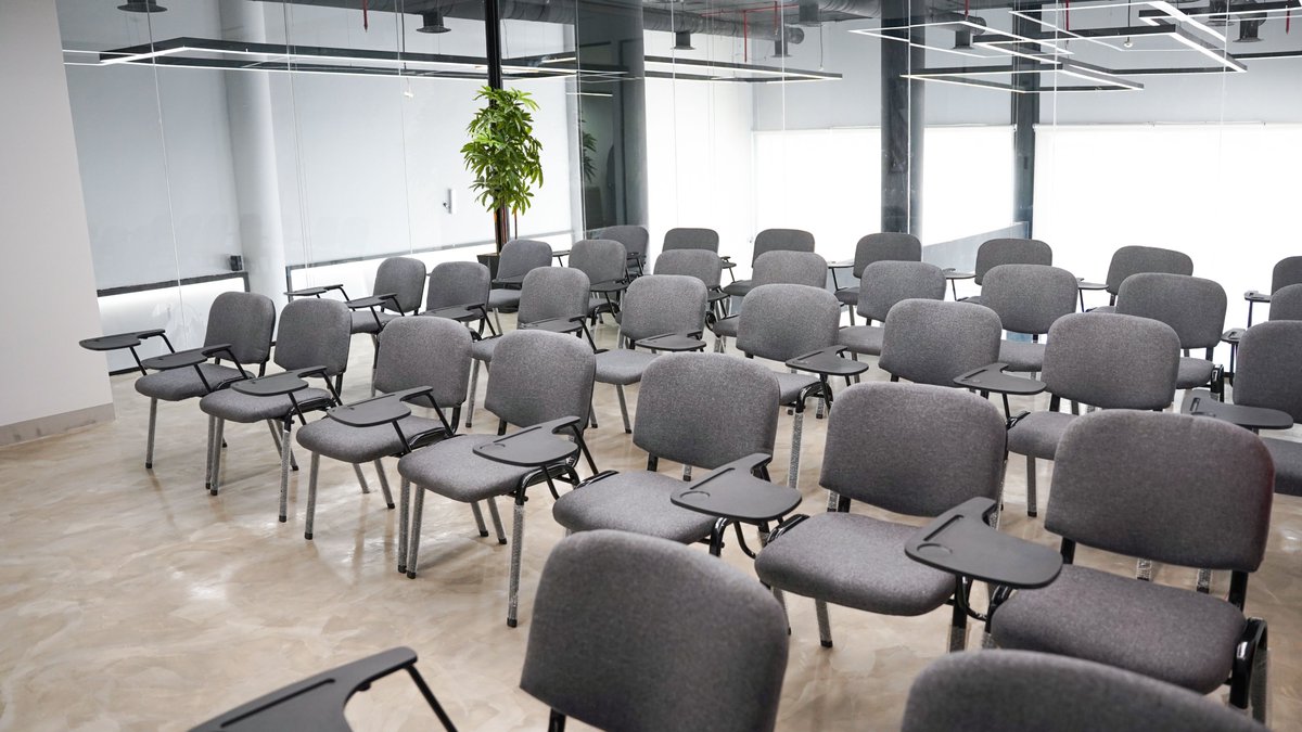 willspaces's tweet image. مكاتب خاصة وقاعات اجتماعات ومساحات عمل مبتكرة تسعى لتلبية كافة احتياجات قطاع الأعمال..✨✅
Innovative workspace solutions: offices, coworking spaces. 
#willspaces #inspiration #coworkspaces
#مساحة_عمل_مشتركة