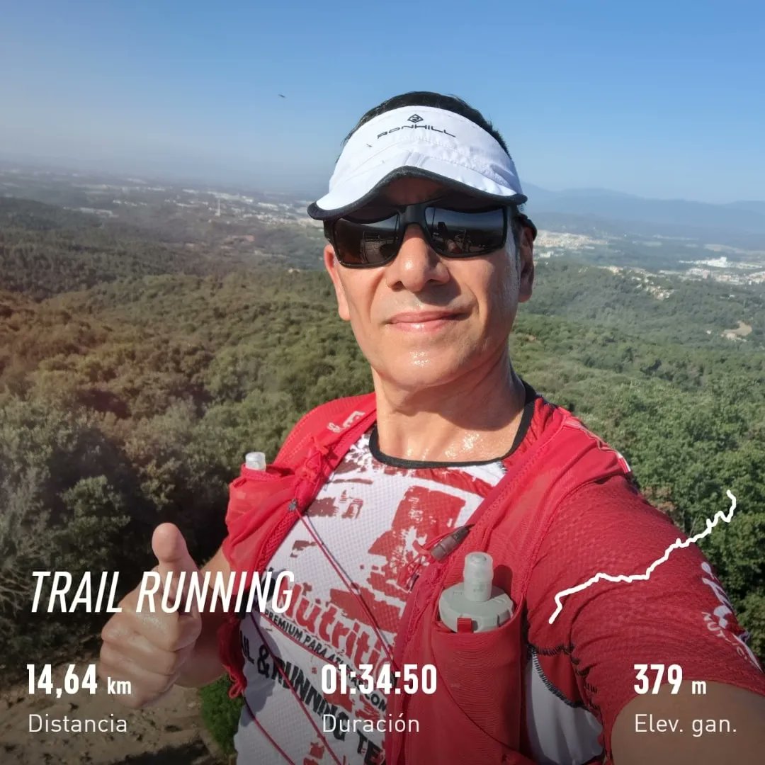 danisoriano70's tweet photo. Que la @vientosmineros no se va hacer sola 😁 hoy un poco de Trail
1️⃣0️⃣3️⃣1️⃣‼️‼️
#runeveryday
#correcat
#day1031
#metodosori
#RonhillSpain
#drinkingrunners #kmsxalimentos #nofunnorun
#mrfree
#amibola
#retodravet
#pieldemariposa https://t.co/MIegErnLOr