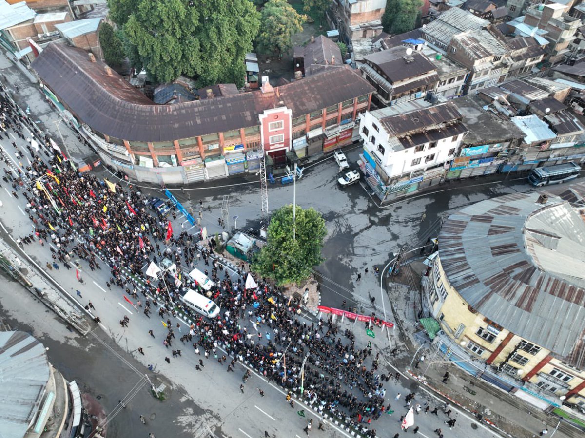Al__Ibrahim's tweet photo. After 34 years admin allowed 8 Muharram procession in Srinagar.

I had never witnessed it since birth but today the adm and people made it possible.

This is a big change. https://t.co/zvrL3ss9d8