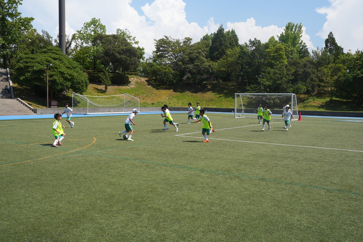 CelticSocAcad's tweet photo. 🍀🇯🇵 Our last day today in Ishikawa, what a fantastic 3 day camp we have had 🙌🏻

The players have been a joy to work with, displaying an excellent attitude throughout the camp and impressing all the coaches with their ability! Next up…Kobe! 💚

#CelticFC #CelticSoccerAcademy https://t.co/nChq2PEqsd