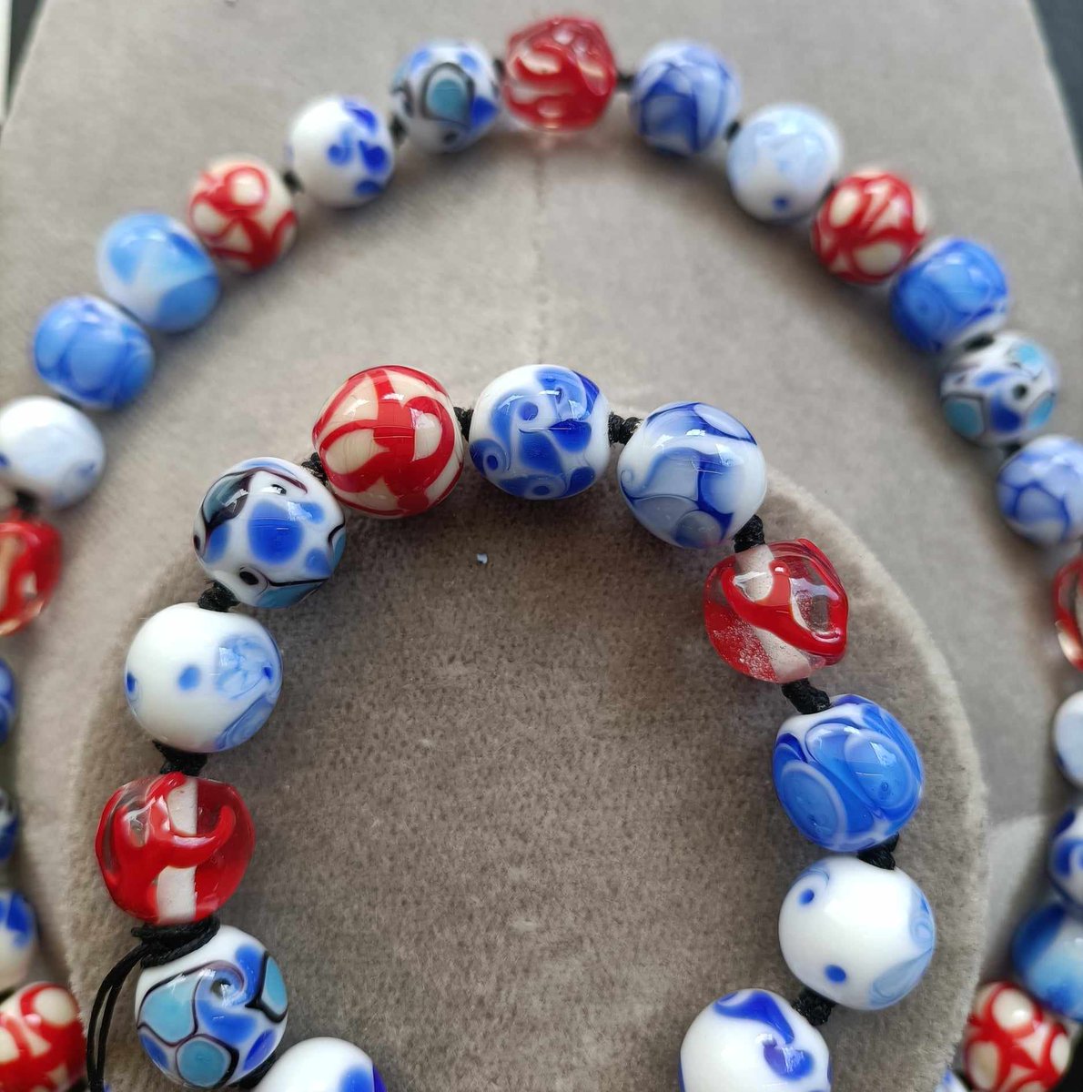Marisa_venetian's tweet photo. A classic blue, white and red that can be combined with many other colors, wonderful on light colors, in contrast on blue or red, sporty with jeans.
https://t.co/VxwPx4PWKx
#marisaconvento #venetiandreams #bottegacini #necklace #collana #blueredwhite #biancorossoblu https://t.co/IwwTGRVPIR